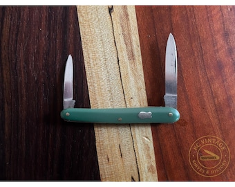 Vintage c.1950s Brighton Cutlery Works Germany Two-Blade Pen Knife – Green Celluloid, Fish Shield