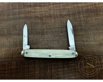 Vintage 1960–1976 Camillus USA Pen Knife – Cracked Ice Celluloid Handles – 3 1/8" Two-Blade Pocket Knife