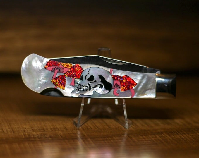 Featured listing image: David Yellowhorse Sabo Custom Jumbo Trapper Knife – Mother of Pearl Skull & Shrooms