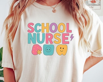 Camisa de enfermeira escolar Comfort Colors: presente para enfermeiras, de volta às aulas