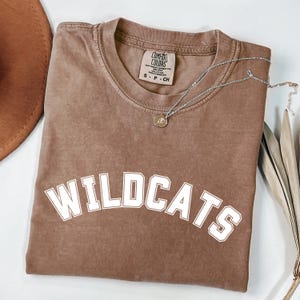 Camiseta de los Wildcats, camiseta vintage de la mascota de los Wildcats, camiseta del equipo de los Wildcats, camisetas retro de los Wildcats, camiseta con el espíritu escolar de los Wildcats