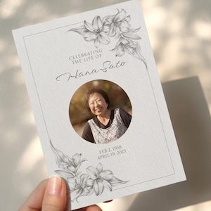 Plantilla de programa funerario, memorial editable de Lily, obituario de celebración de la vida