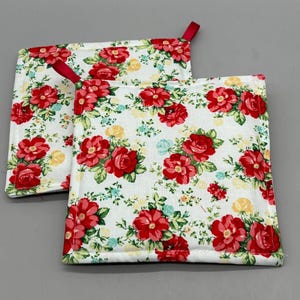 Floral Kitchen Potholder Set, kitchen potholder set, hot pads, pot holders, handmade potholders, housewarming gift, gifts, kitchen floral