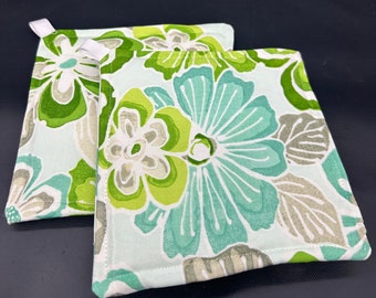 Green Floral Potholder Kitchen Set, Kitchen Potholders, Hot Pads, Handmade Potholder Set, Housewarming Gift, Quilted Potholders, Gifts