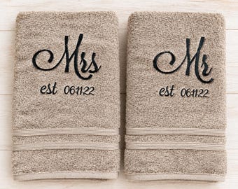 Mr and Mrs Bath Towel Set, Mr and Mrs Est. Towel Set, Wedding Gift, Housewarming Towel set, Wedding Bath Towel Set- Personalized Towel Set