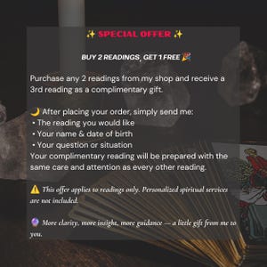 K&ouml;nnte beinhalten: Eine digitale Grafik mit dunklem Hintergrund, die eine wei&szlig;e Kerze, Kristalle und einen F&auml;cher aus Tarotkarten zeigt. Der Text lautet: SPECIAL OFFER, BUY 2 READINGS, GET 1 FREE. Er enth&auml;lt Anweisungen f&uuml;r die Bestellung von Lesungen und Angaben.