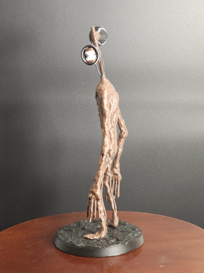 Siren Head – 3D Printed Horror Figure (10"+ Display Piece) - Etsy