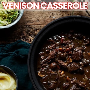 Ricetta per casseruola di cervo / Stufato di selvaggina sostanzioso / Scheda ricetta digitale per cene a cottura lenta e comfort food