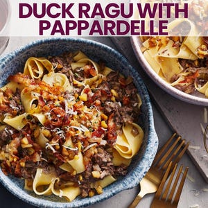 Ricetta del ragù d'anatra con pappardelle per stasera a casa, cena di pasta italiana cotta in casa / Scheda di ricette di pasta digitale per cene e feste e cucina