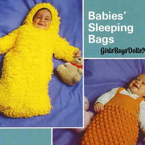 Puede incluir: La imagen muestra dos sacos de dormir para bebés. Uno es amarillo brillante con capucha, parecido a un pollito. El otro es naranja, con un diseño texturizado. También se ve el texto "Babies' Sleeping Bags" y "GirlsBoysDollsNToys".