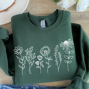 Wildflowers Sweatshirt, Flower Lover Sweatshirt, Flower Crewneck Sweatshirt, Floral Sweatshirt For Women, Women Gift