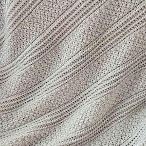 Wintering Crochet Throw PATTERN (English only)