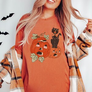 Vintage Black Cat Halloween Shirt, Gift for Her, Unisex Retro Halloween Cat Pumpkins, Comfort Colors T Shirt, Fall Tee Shirt, Cat Lover Tee
