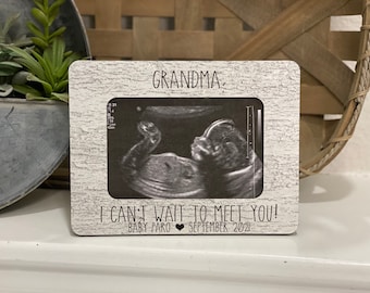 Personalized Pregnancy Reveal Picture Frame: New Grandparent Gift