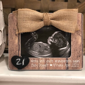 Grandparents to Be Countdown Frame, Baby Announcement Gift with Heart Chalkboard, New Grandparent Gift, Baby Reveal Frame with Chalk
