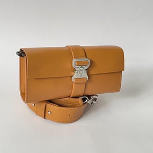 Leather Waist Crossbody Bag: Functional Travel Fanny Pack