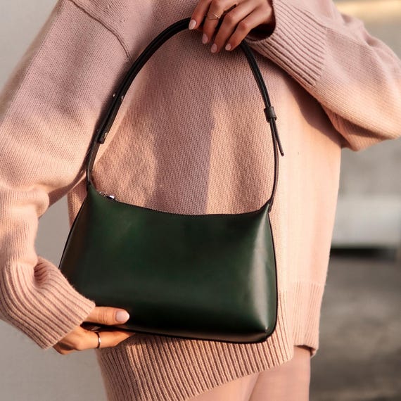 Leather Baguette Bag: Stylish Shoulder Purse for Everyday Use