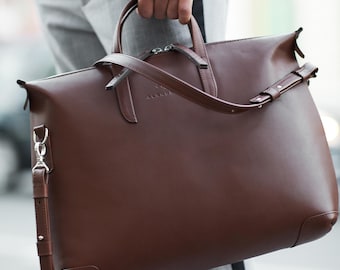 Custom Leather Messenger Bag: Personalized Laptop Briefcase with Logo, Corporate Gift Bag