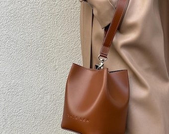 Leather Bucket Bag: Everyday Minimalist Shoulder Purse