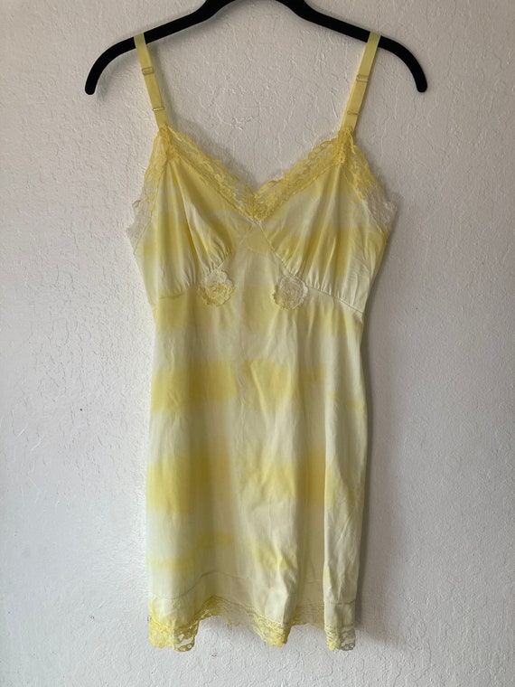 1950s Sunny Golden Yellow Lace Tye Die Slip Dress… - image 4