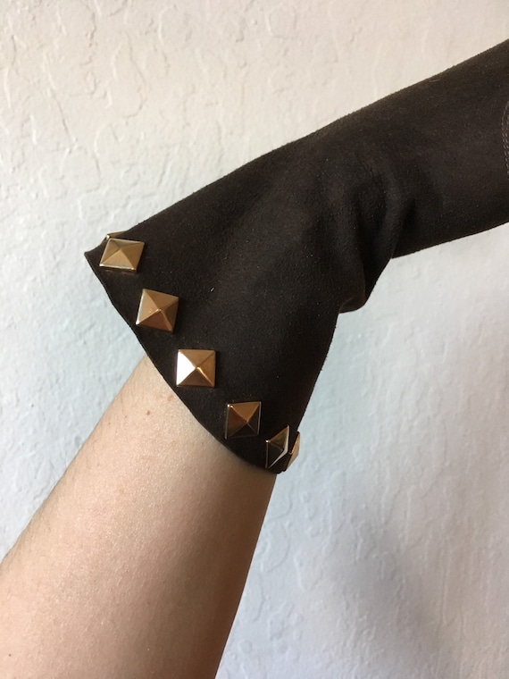 1960s Pyramid Studded Dark Cocoa Suede Gloves