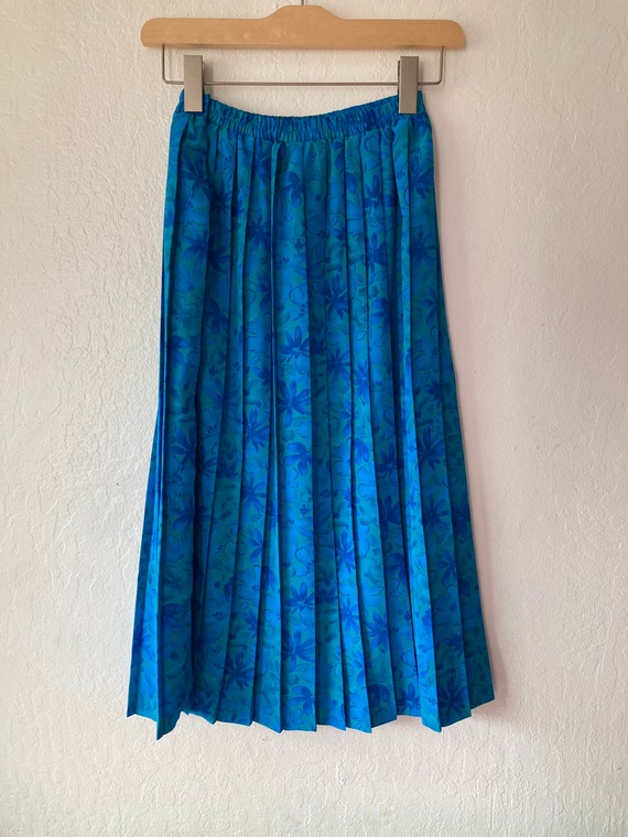 1980s Blue Azure Accordian Pleated Flowers Skirt