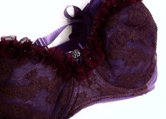 1960s Aubergine Ruffles & Lace Sultry Bullet Bra - image 3