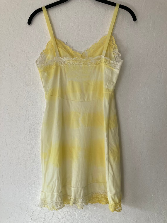 1950s Sunny Golden Yellow Lace Tye Die Slip Dress… - image 9