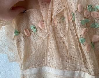 RARE!! 1920s Antique Peach Roses Lace Wedding Gown