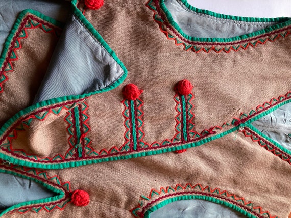 1930s Handmade Embroidered Wool Puff Hungarian Fol