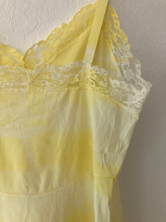 1950s Sunny Golden Yellow Lace Tye Die Slip Dress… - image 10