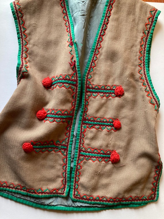 1930s Handmade Embroidered Wool Puff Hungarian Fo… - image 2