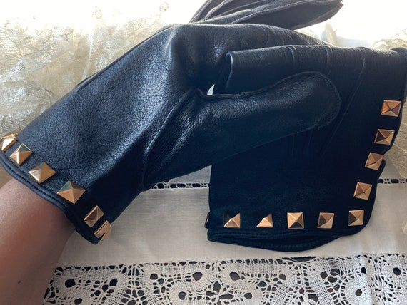 1970s Pyramid Studded Deep Inky Black Leather Glo… - image 7