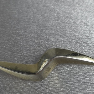 Lightning bolt-style brooch vintage pin, gold tone