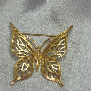vintage gold-tone butterfly signed by Trifari