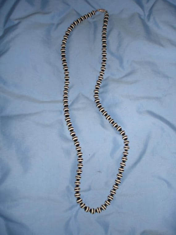 1970's Plastic Costume Jewelry Necklace - image 1