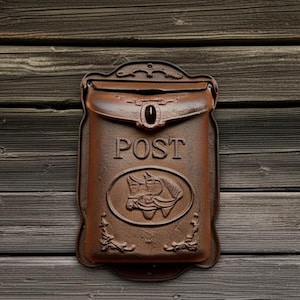 Buzón de hierro fundido con motivo de caballo de estilo antiguo - Buzón vintage de pared con pátina marrón, regalo para él, regalo para ella