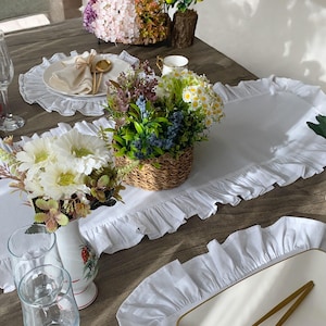 Chemin de table personnalisé en lin blanc à volants, nappe française faite main, décoration bohème de mariage, style rétro