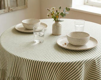 Nappe ronde en lin lavé à la pierre, à volants, pays français à rayures vert sauge, personnalisée