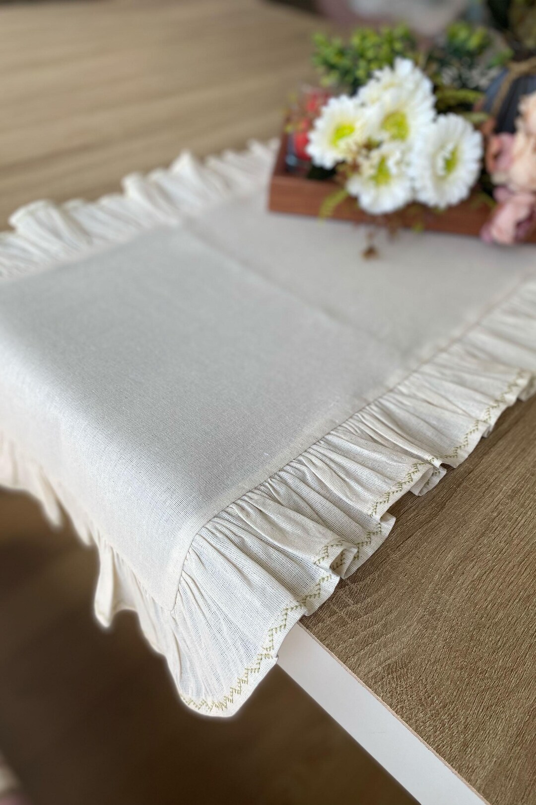 Linen Ruffle Table Runner Custom Ruffle Linen Table Runner, French Farmhouse Wedding Decor - Etsy