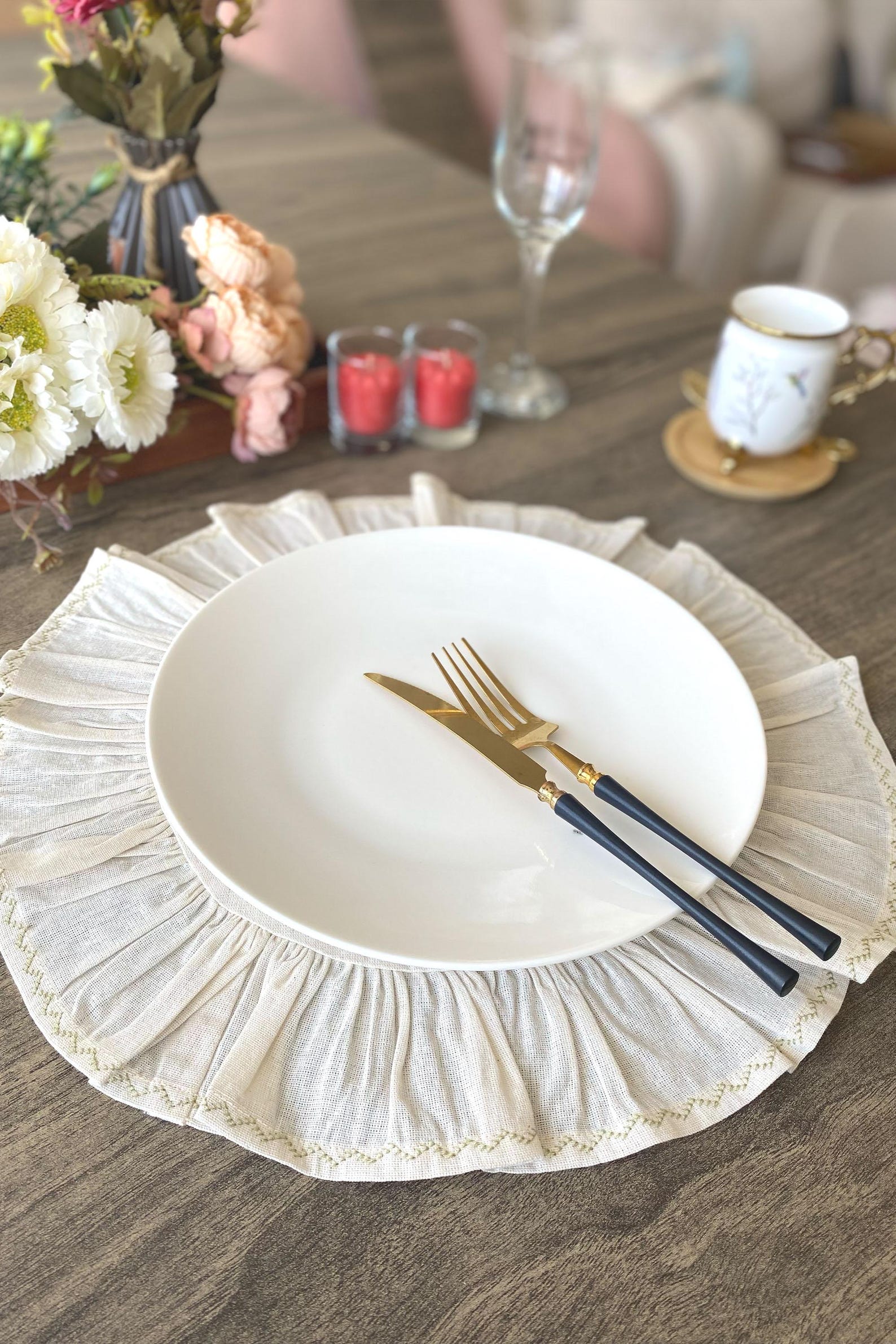 Hard Base Ruffle Mat Ruffled Round Placemat Cream Linen Farmhouse, Single Ruffle Edge Table ...