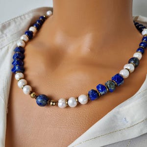 Naszyjnik z Lapis Lazuli, Biżuteria z Pereł, Ręcznie Robiony Prezent Urodzinowy dla Kobiet, Naszyjnik z Kamieniami Szlachetnymi dla Niej, Prezenty Na Dzień Matki