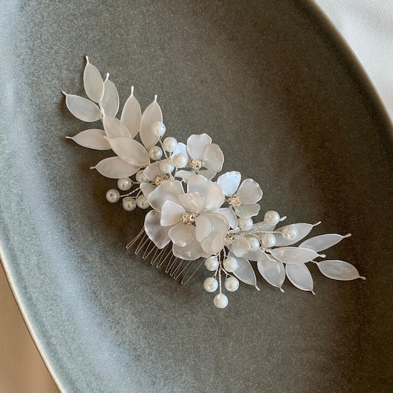 White Flower Bridal Hair Comb: Handmade Resin, Pearl  display picture 3