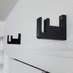 Wall Mount Brackets for Skateboards and Snowboards – 3D Printed Display Rack (Set of 2)