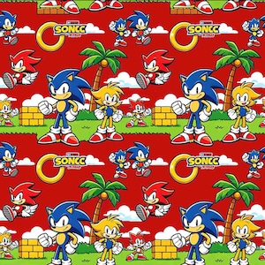Könnte beinhalten: Ein sich wiederholendes Muster mit Charakteren aus der Videospielserie Sonic the Hedgehog. Das Design umfasst Sonic, Tails, Knuckles und andere Charaktere, zusammen mit dem Text "SONCC" und goldenen Ringen, alles vor rotem Hintergrund.