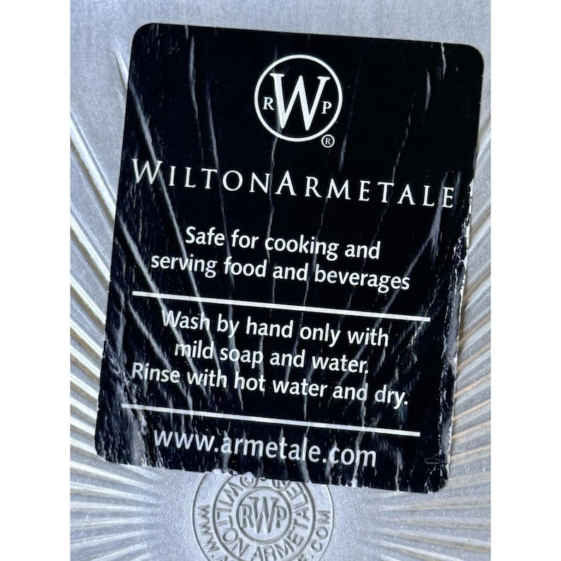 Bandeja rectangular vintage Wilton Armetale Flutes & Pearl de 35,5 cm (14") con aspecto de peltre. imagen 9