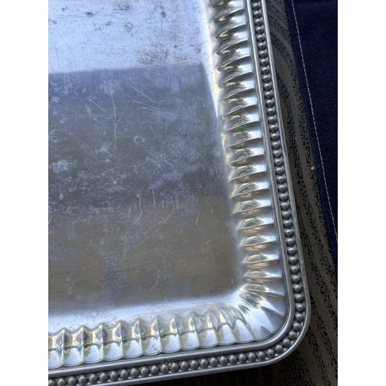 Bandeja rectangular vintage Wilton Armetale Flutes & Pearl de 35,5 cm (14") con aspecto de peltre. imagen 15