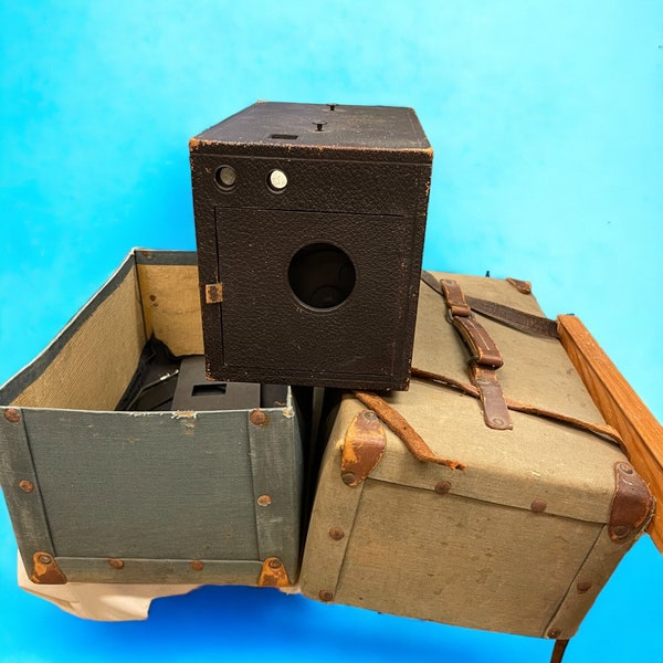 Rare Eastman Kodak 1899 Eureka Camera 4 Model With Original Carrying Case, Glass Plates, Original Light Block Cloth & Lens Frames