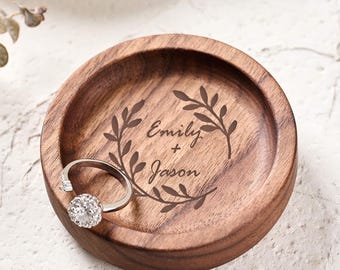 Personalized Wooden Ring Dish, Custom Round Wood Ring Dish, Engagement Ring Holder, Wedding Gift for Couple, Round Jewelry Tray