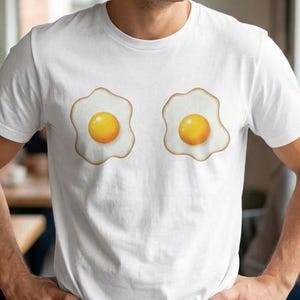 Vintage Fried Egg Unisex Tee Shirt, 70's Breakfast T-Shirt, Retro Sunny Side Up Shirt, Classic Food Lover Top, Breakfast Brunch Shirt